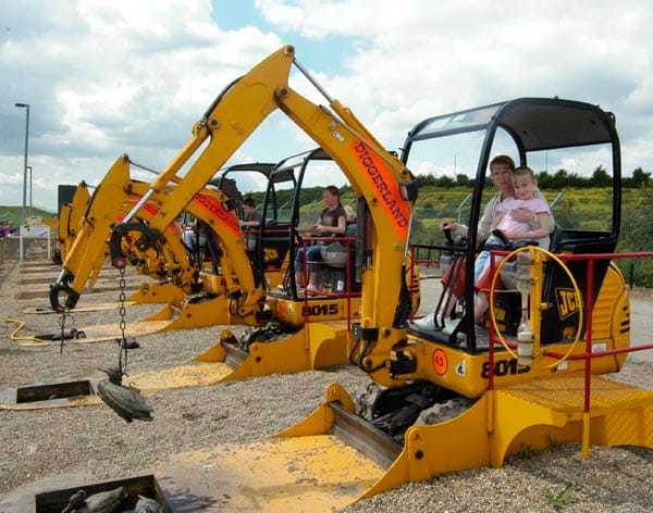 parque de atracciones con excavadoras