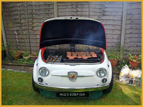barbacoa con Fiat 500 reciclado