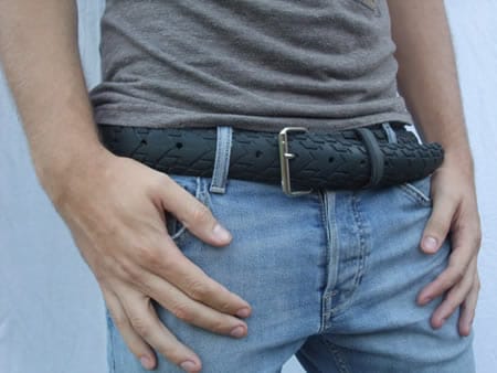 cinturón con neumático reciclado