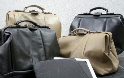 La tapicería de tu coche, puede acabar en el desguace o…. ¡convertirse en un bonito bolso!