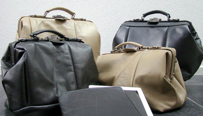 bolsos reciclados de tapicería de coche