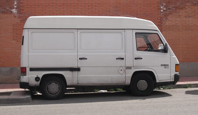002048 - Mercedes MB120