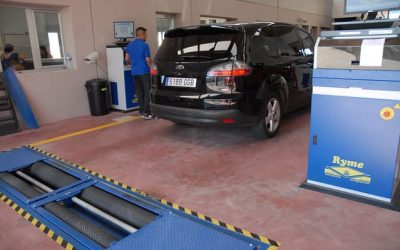 ¿Dónde sale más barato pasar la ITV? ¿Cuántos coches la pasan a la primera?