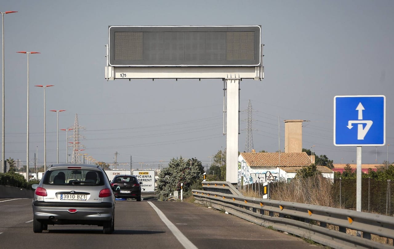 paneles informativos apagados en carreteras valencianas