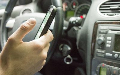 ¿Un radar para detectar el uso del móvil al volante? De momento, la multa podría llegar a restar 6 puntos del carnet