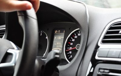 7 bulos que circulan por Internet sobre la velocidad en carretera